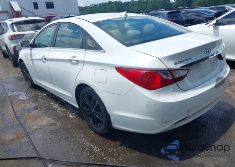 2013 Hyundai Sonata Gls z USA, uszkodzony, nr VIN 5NPEB4AC2DH628649
